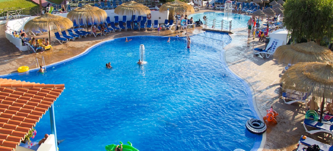 pool area of Carema Club Playa Aparthotel 