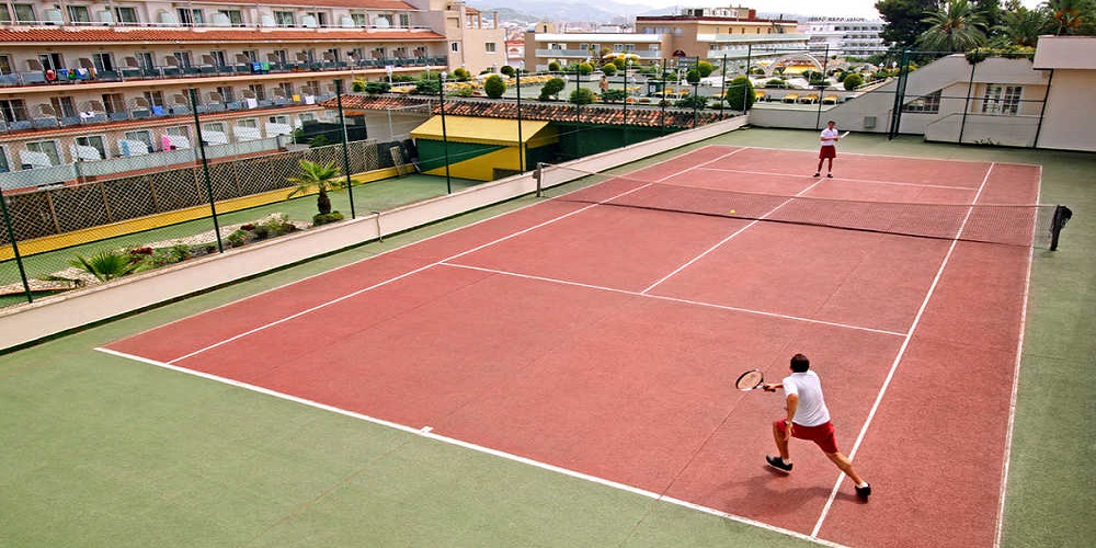 Guitart Gold Central Park is one of our hotels with tennis facilities