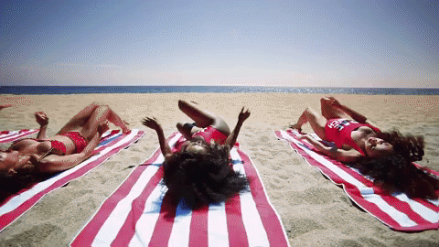 7 people you see at the beach