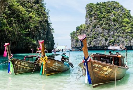 10 reasons to visit Phuket