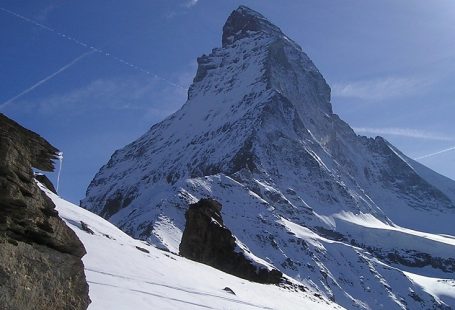 Ski holidays with Erna Low